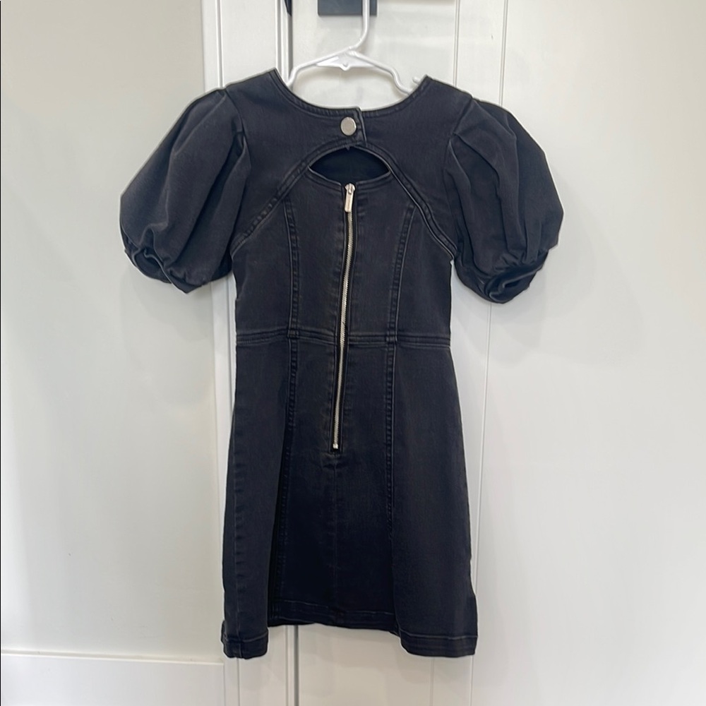 Habitual Black and Gold Puff Sleeve Sheath Dress